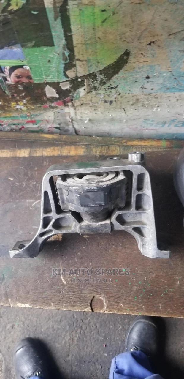 Mazda Axela Engine Mount. - thumbnail 2