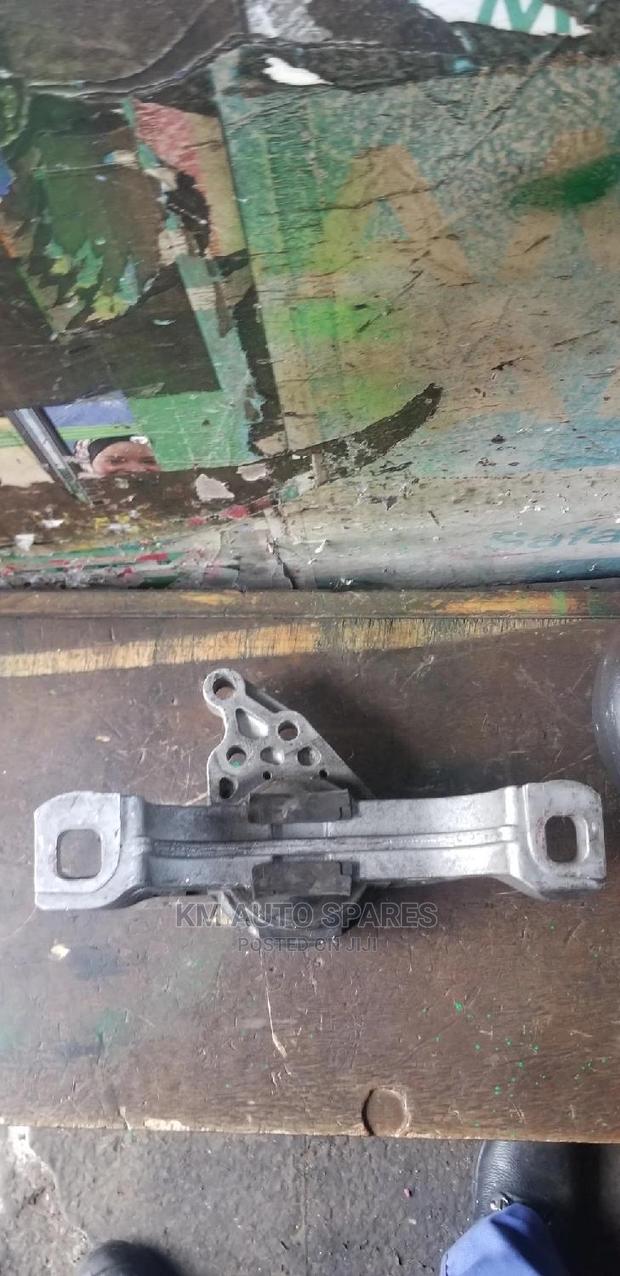Mazda Axela Engine Mount. - thumbnail 3