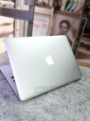 Laptop Apple MacBook Pro 2015 8GB Intel Core I5 SSD 256GB