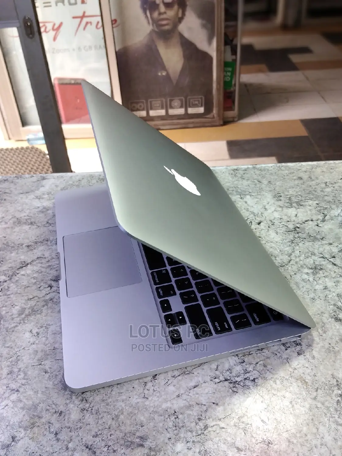 Laptop Apple MacBook Pro 2015 8GB Intel Core I5 SSD 256GB