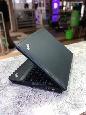 Laptop Lenovo ThinkPad X131e 4GB Intel Celeron HDD 320GB