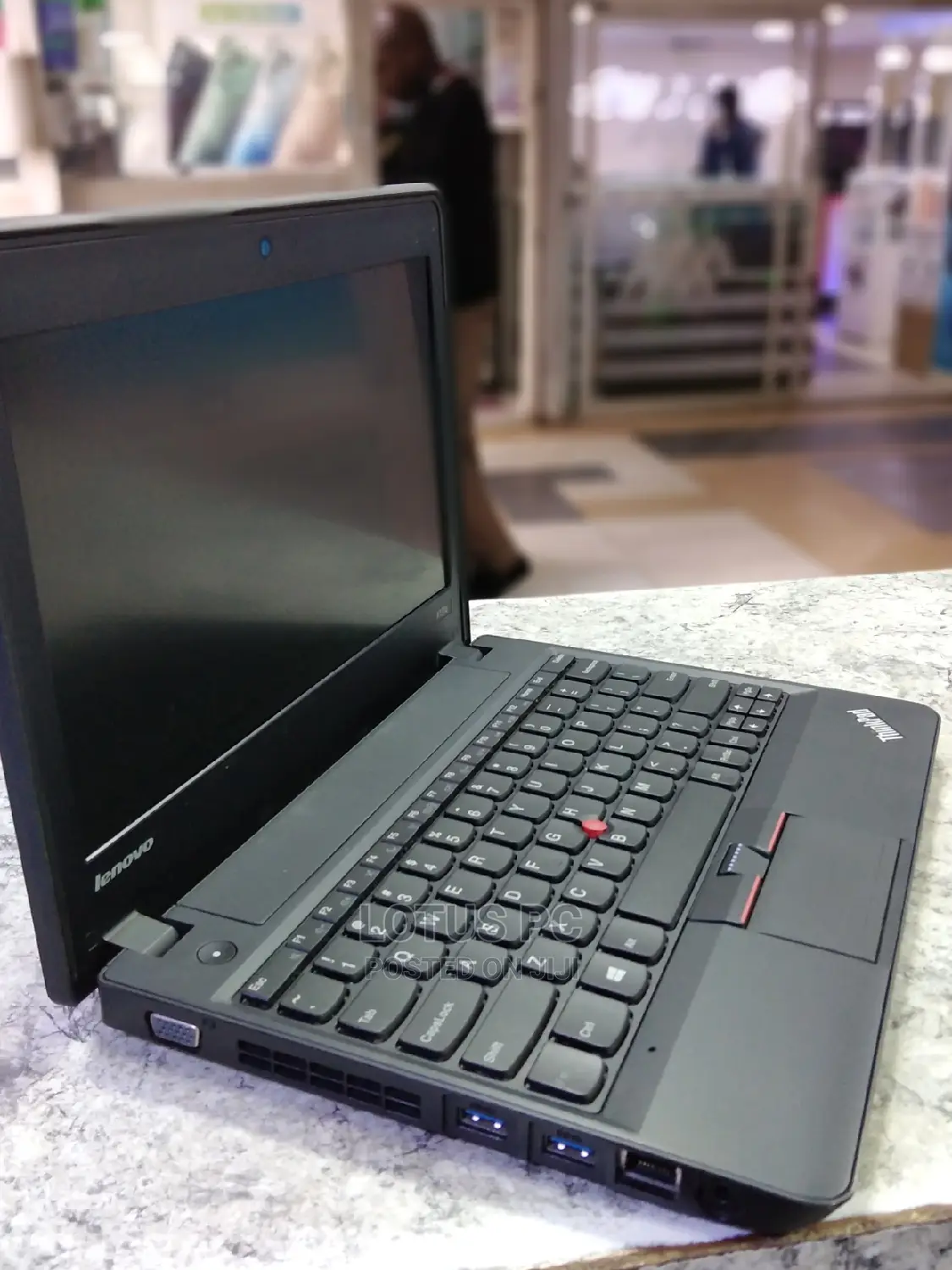 Laptop Lenovo ThinkPad X131e 4GB Intel Celeron HDD 320GB