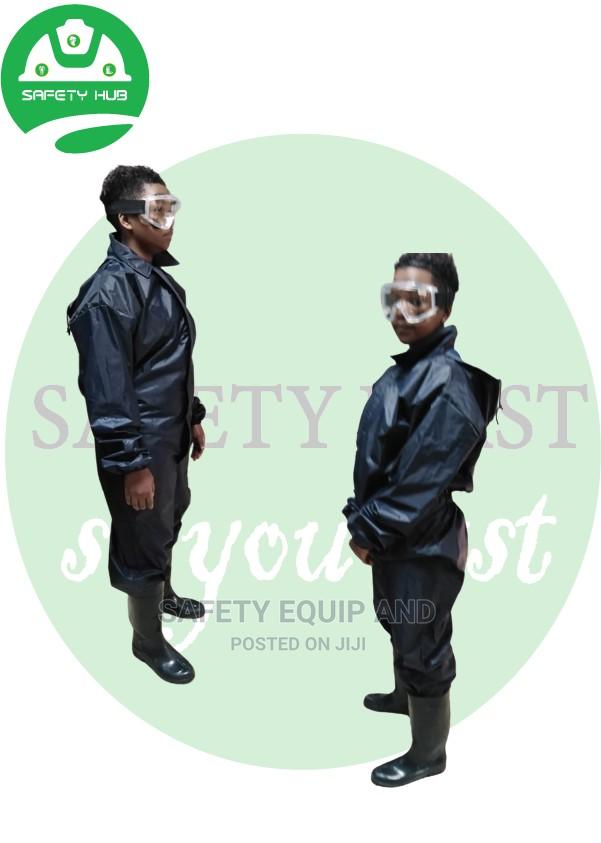 Navy Blue Spraying Gear
