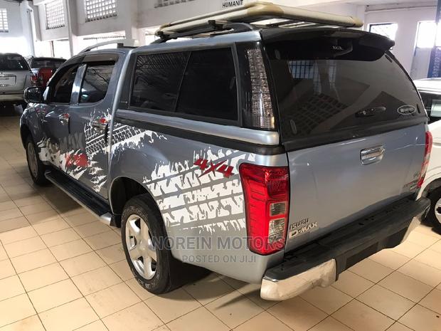 Isuzu D-Max 2015 Gray - thumbnail 4
