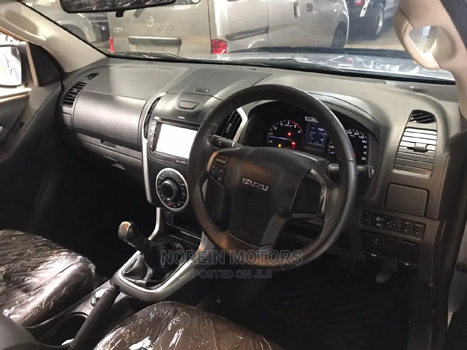 Isuzu D-Max 2015 Gray