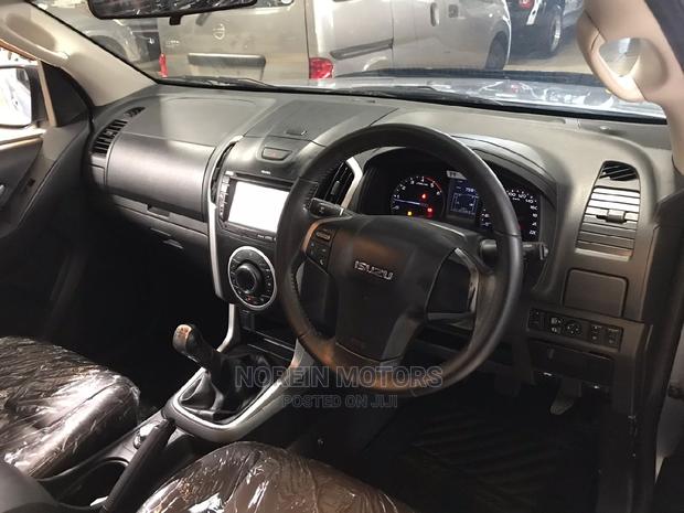 Isuzu D-Max 2015 Gray - thumbnail 7