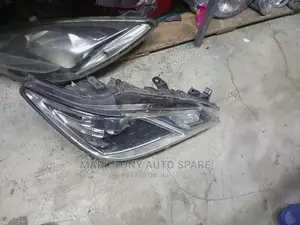 Crown 2015 Headlight