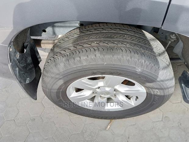 Toyota Land Cruiser Prado 2016 Silver - thumbnail 6
