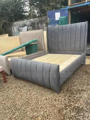 5/6 Tufted Bed