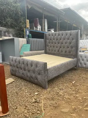 5/6 Tufted Bed