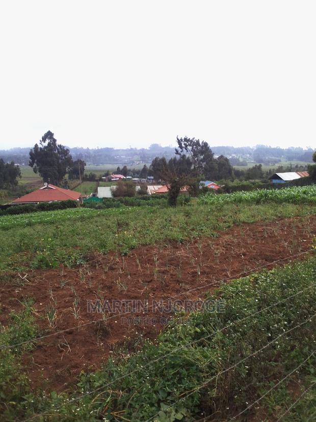 0.75 Acres Uplands ( Nyambari) Lari