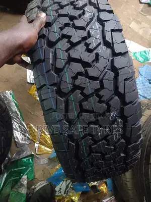 275/65 R17 Comfoser Tyre Allterrain (China)