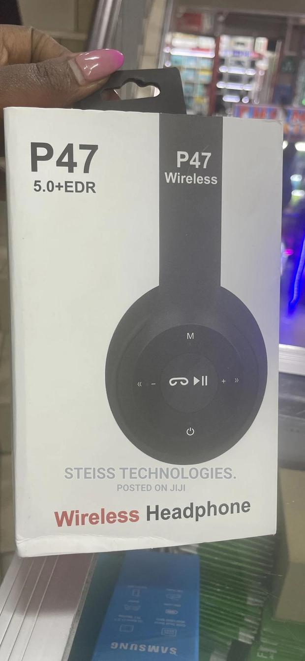 P47-Wireless-Headphones  - main view