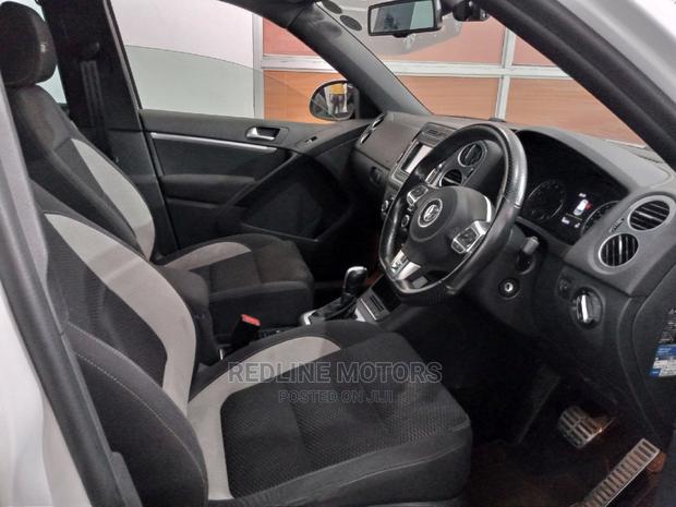 Volkswagen Tiguan 2016 White - thumbnail 3