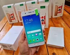 Photo - Oppo A57 32 GB Gold