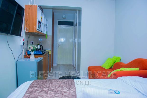 Air BNB Apartment - thumbnail 6