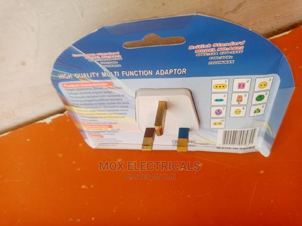 Multi Function Travel Twin Socket With USB Port. - thumbnail 2