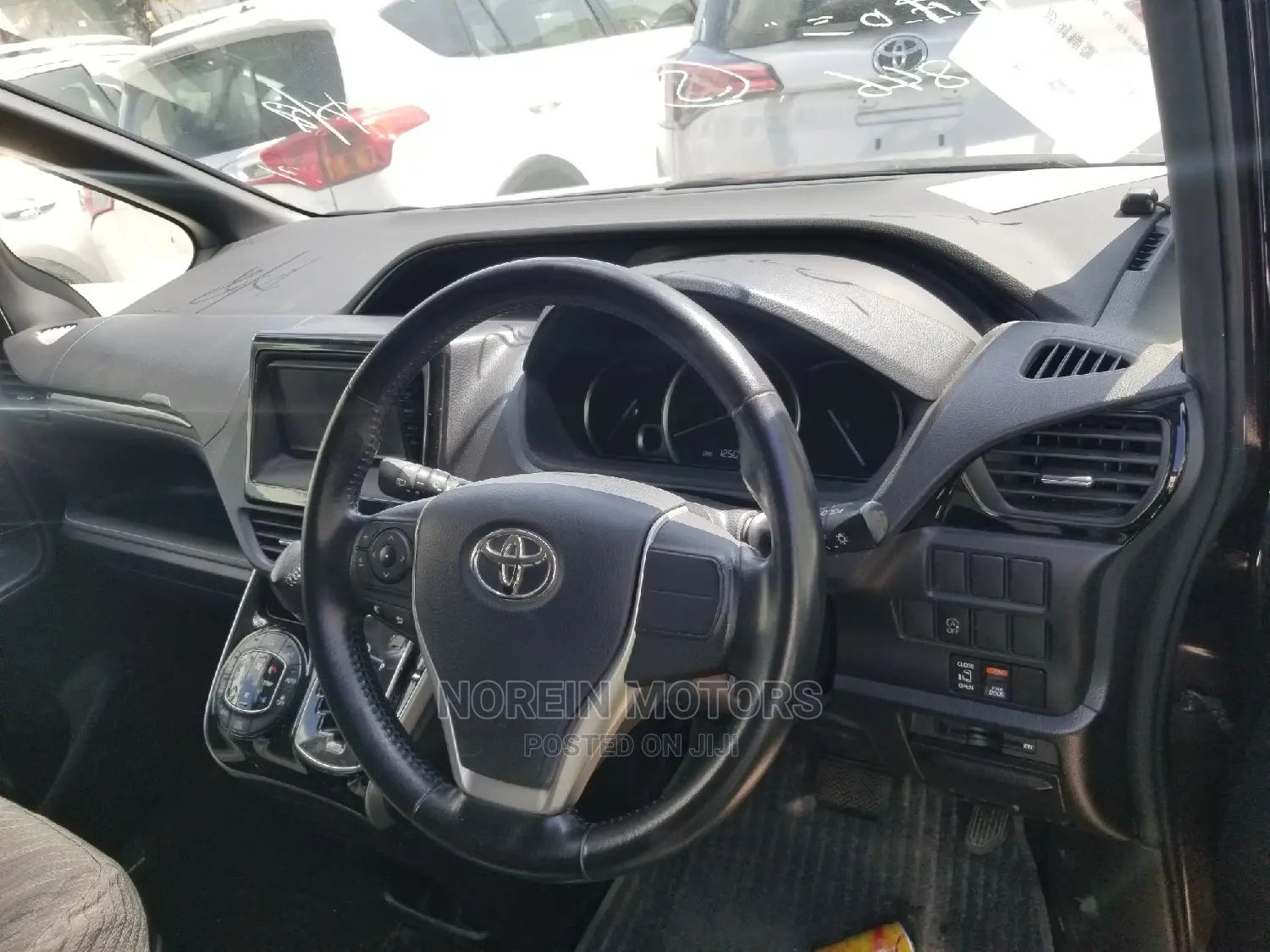 Toyota TOYOTA ESQUIRE 2015 Purple