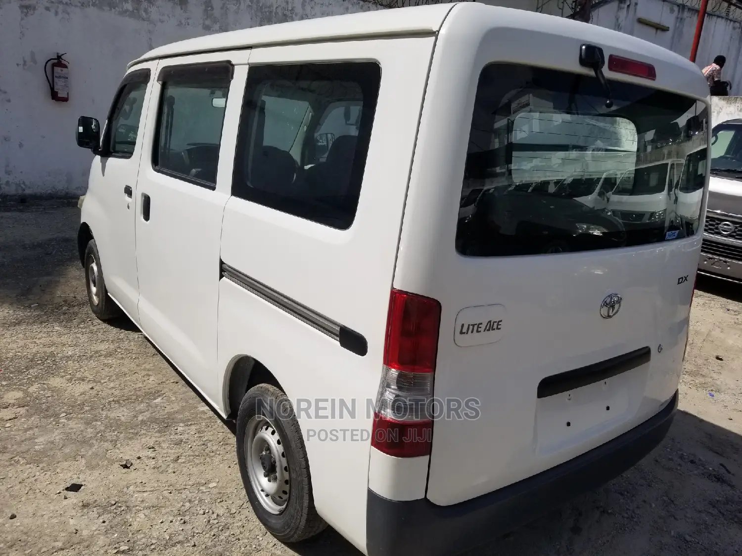Toyota Grand HiAce 2014 White