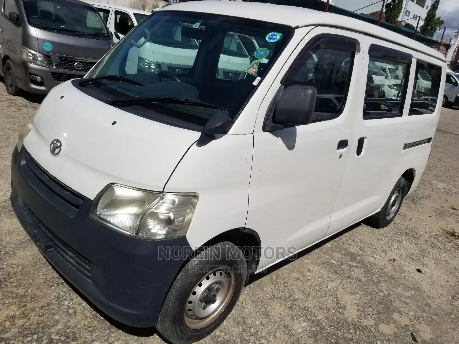 Toyota Grand HiAce 2014 White