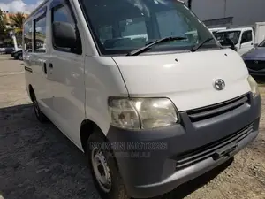 Toyota Grand HiAce 2014 White