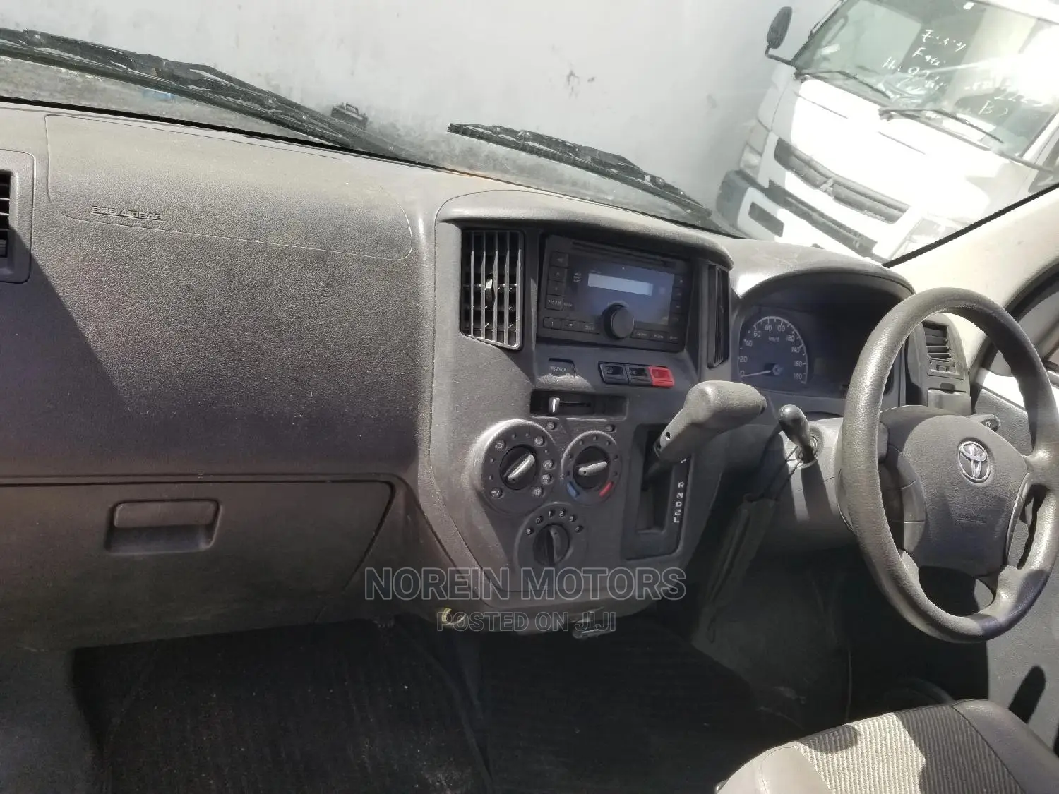 Toyota Grand HiAce 2014 White