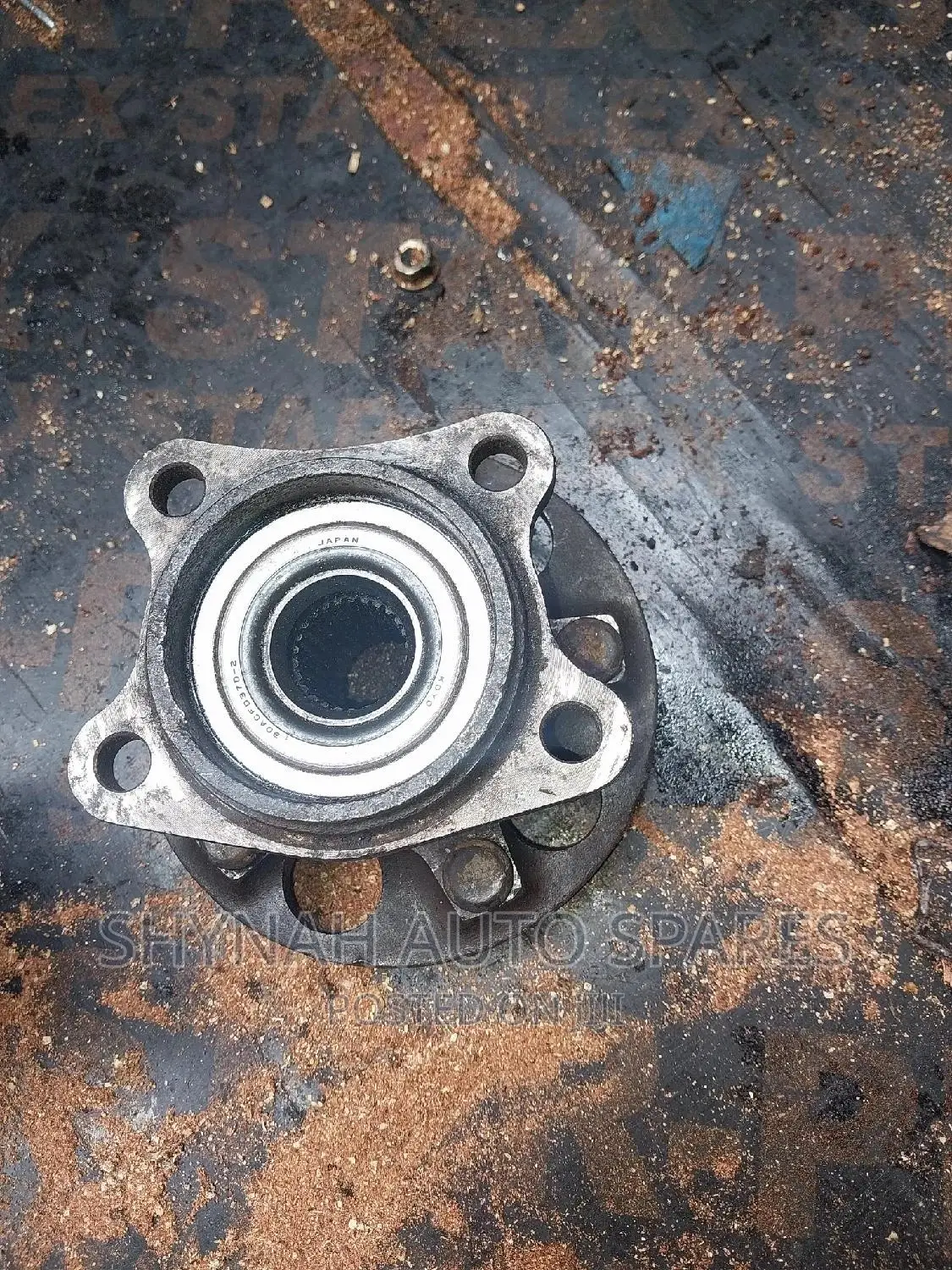 Rear Hub Toyota Harrier 4wd