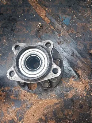 Rear Hub Toyota Harrier 4wd