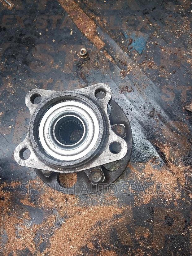 Rear Hub Toyota Harrier 4wd
