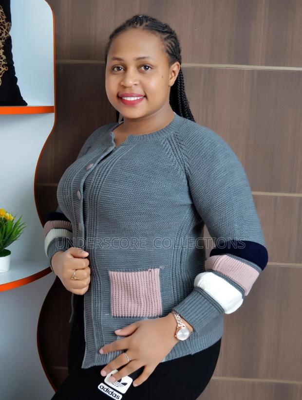 Classy Design Sweaters - thumbnail 3