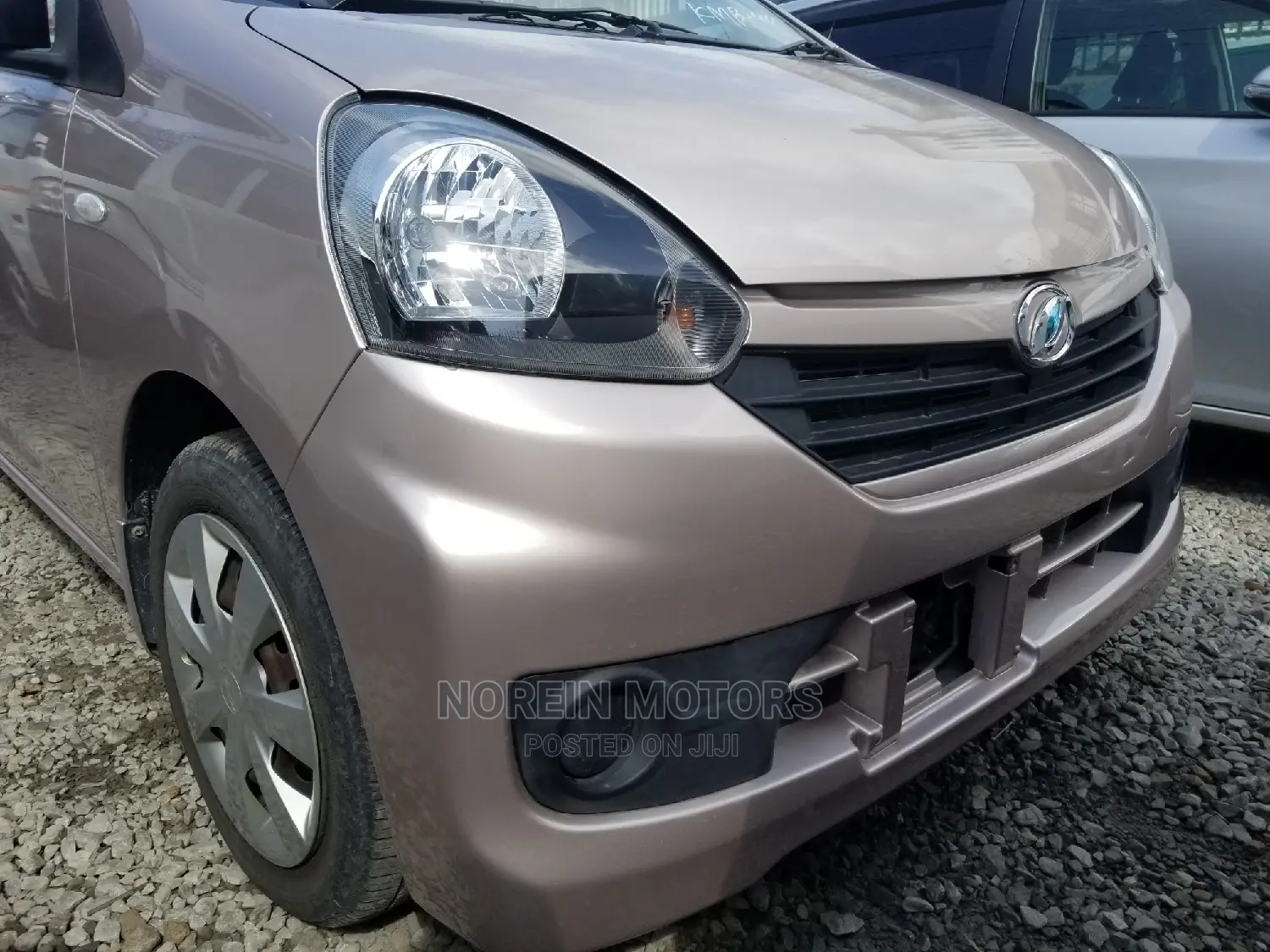 Daihatsu Mira 2014 Pink