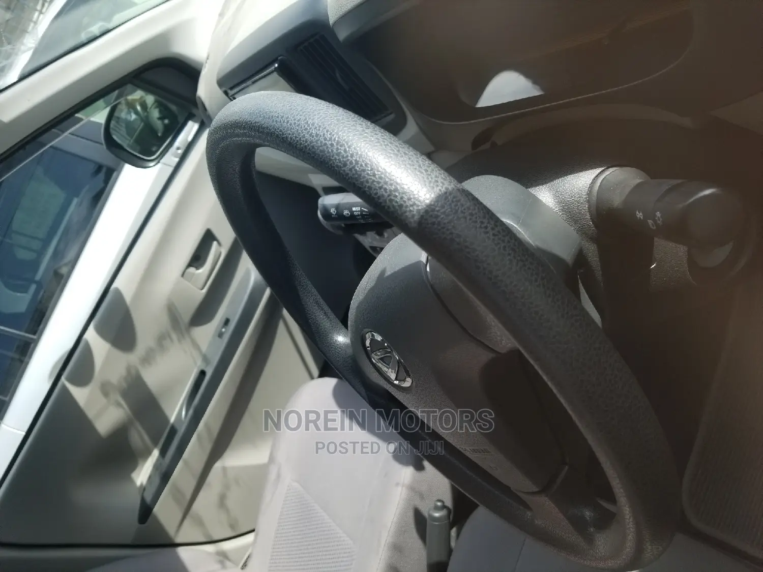 Daihatsu Mira 2014 Pink