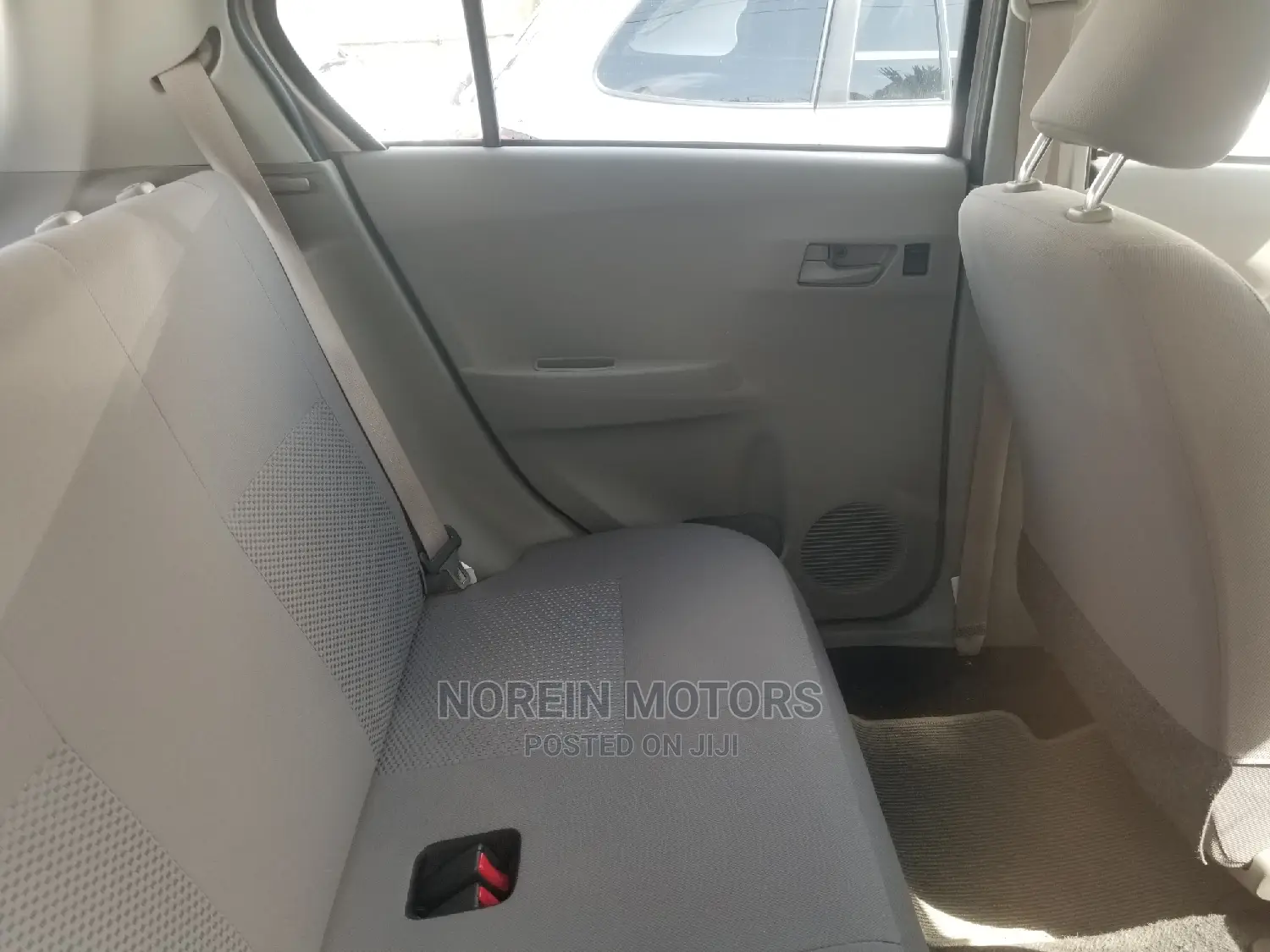 Daihatsu Mira 2014 Pink