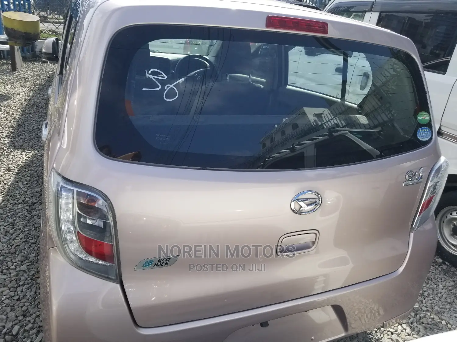 Daihatsu Mira 2014 Pink