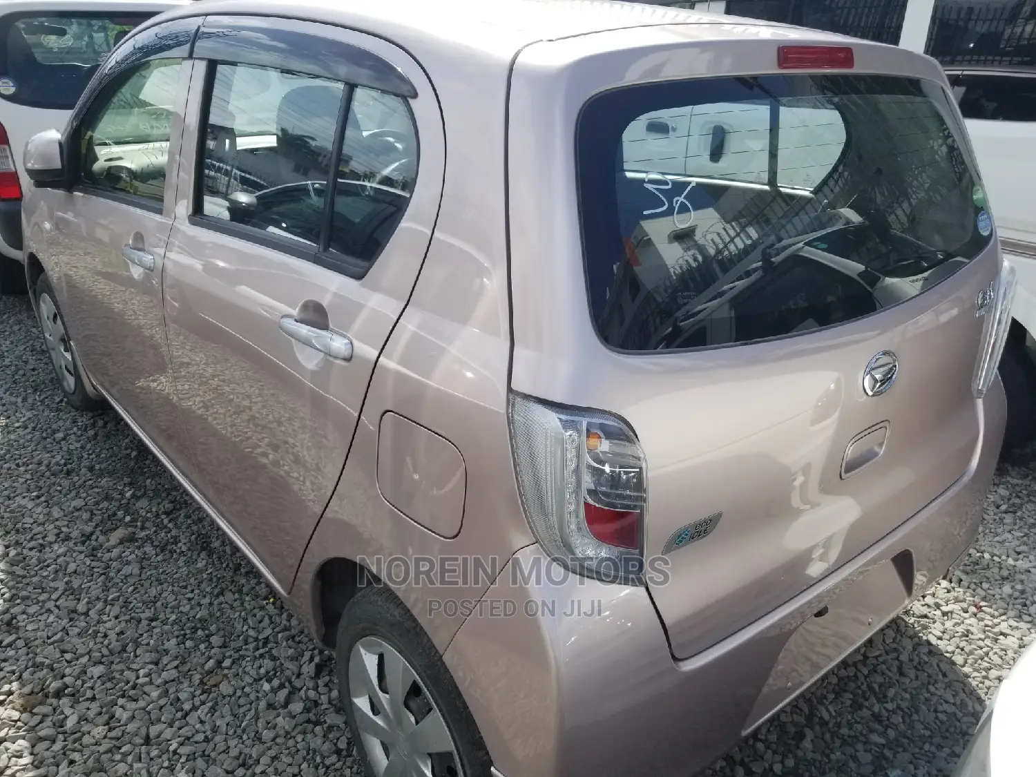 Daihatsu Mira 2014 Pink