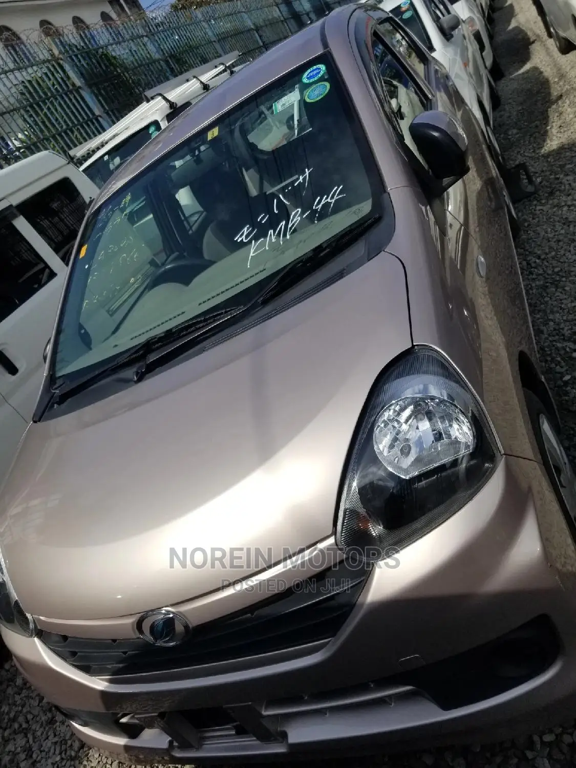 Daihatsu Mira 2014 Pink