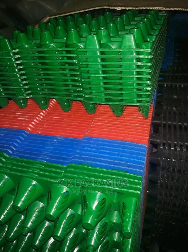 All Colours Plastic Egg Trays - thumbnail 3