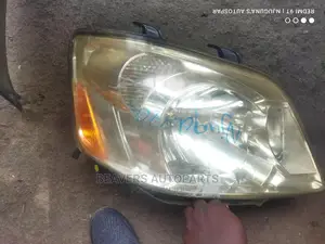Noah 2005 Headlight