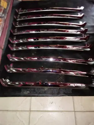 Bonnet Chrome Forester Sj5