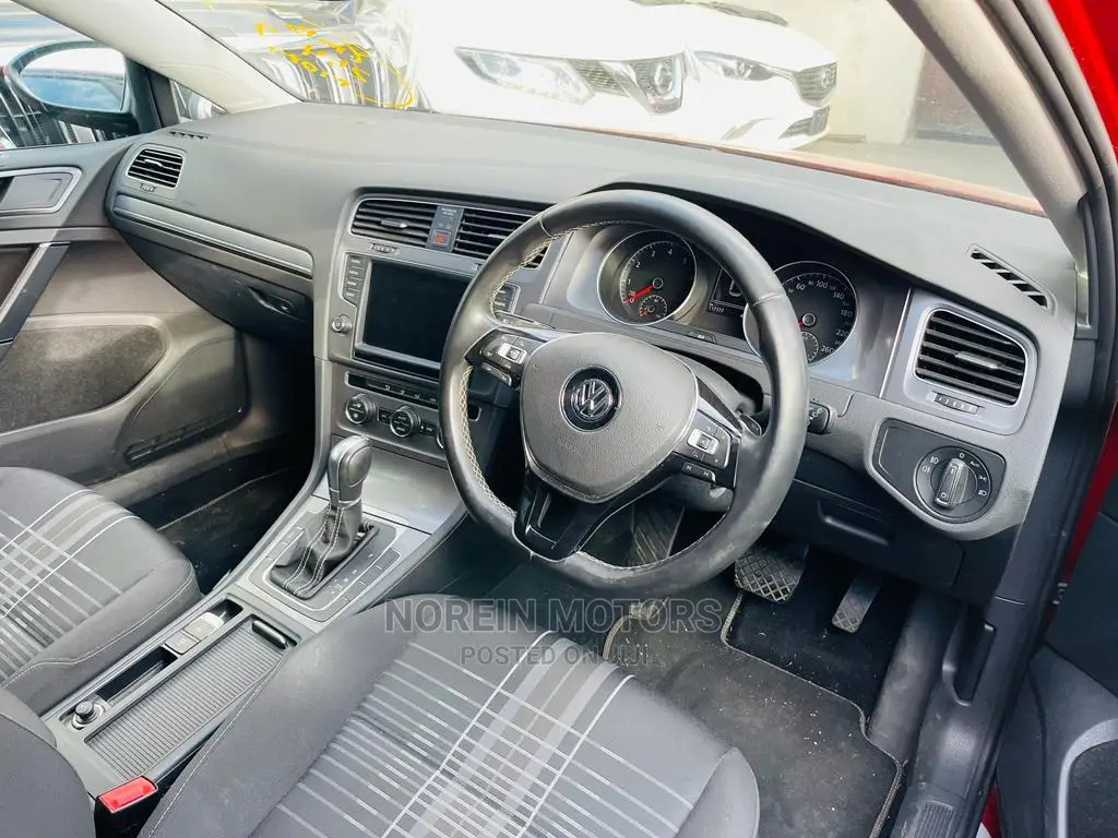 Volkswagen Golf 2015 Red