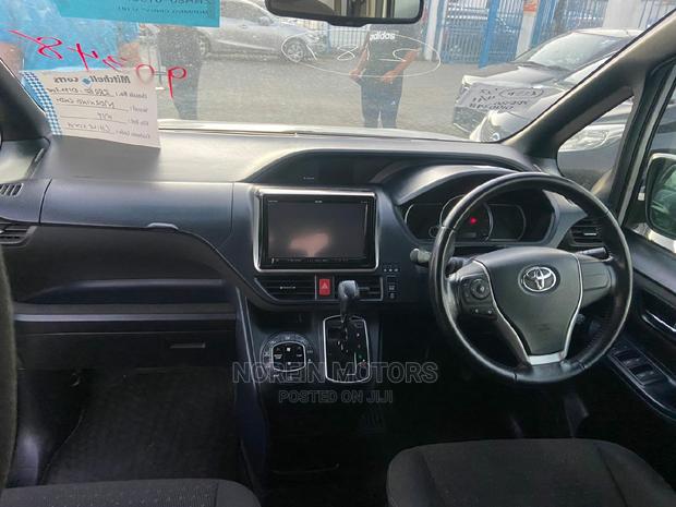 Toyota Voxy 2015 Silver - thumbnail 5