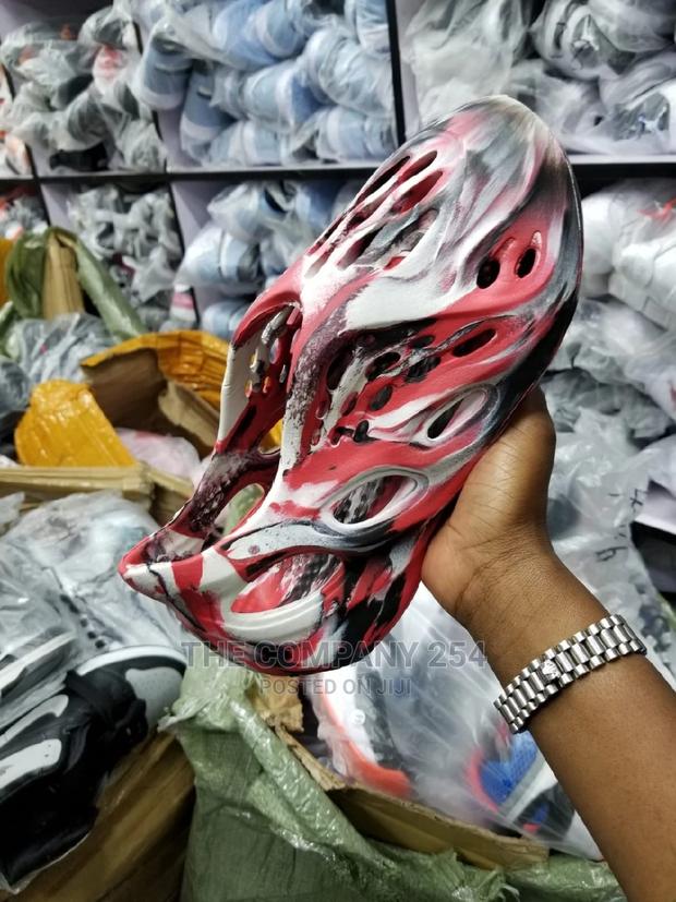 Yeezy Foams Runners - main view