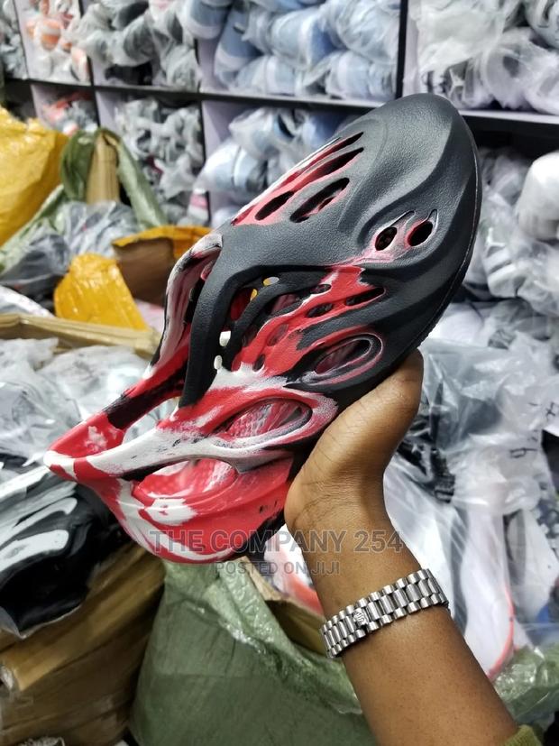 Yeezy Foams Runners - thumbnail 6