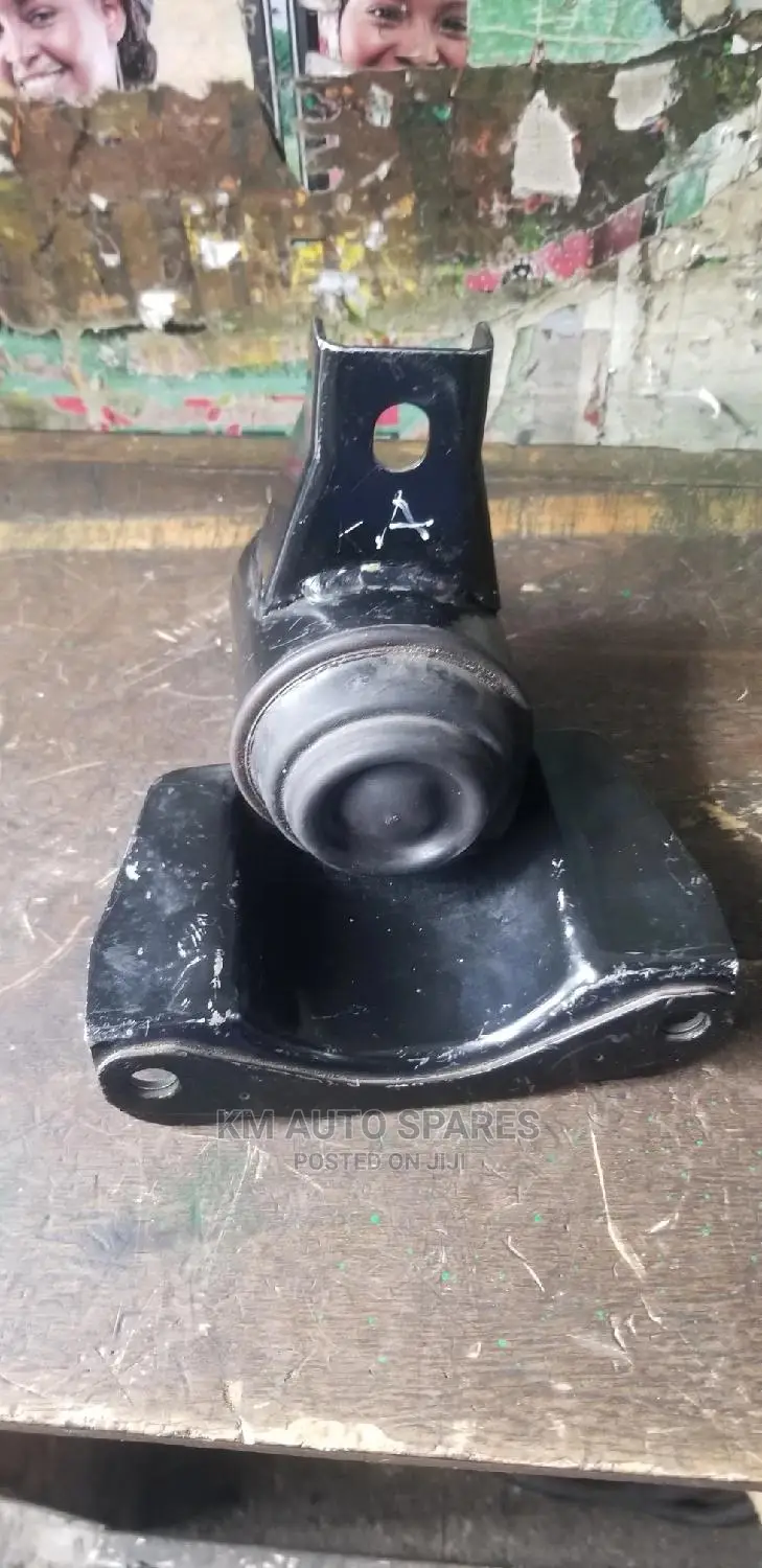 Suzuki Swift Engine Mount, Old Model.