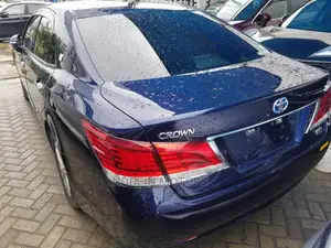 Toyota Crown 2015 Blue