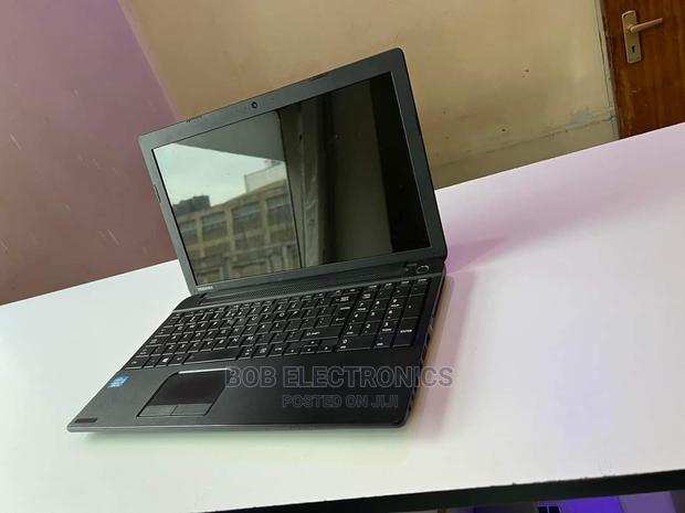 Laptop Toshiba Satellite C55 4GB Intel Celeron 320GB