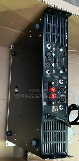 Yamaha Power Amplifier P7000