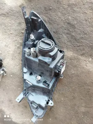 Suzuki Solio Zenon Headlight