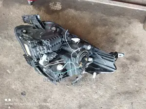 Ractis 2008 Zenon Headlight