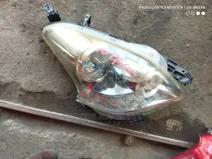 Ractis 2008 Zenon Headlight
